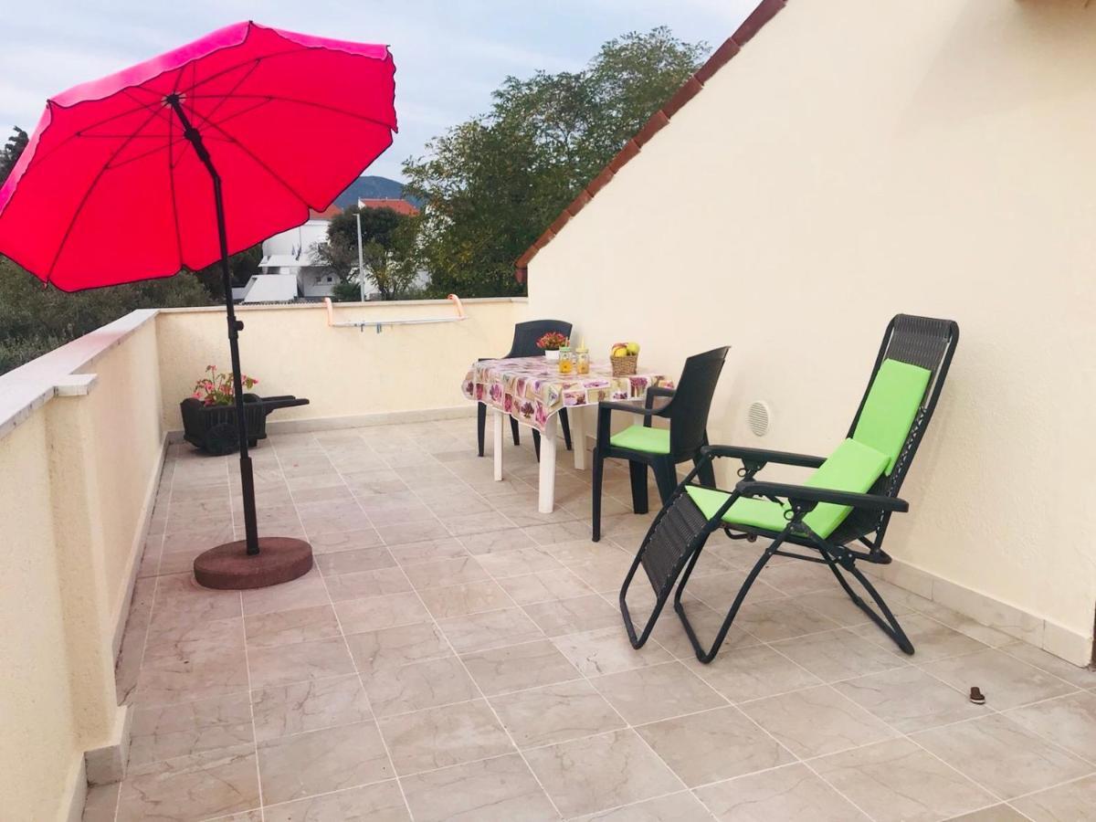 Apartmani Luiza Cres Εξωτερικό φωτογραφία